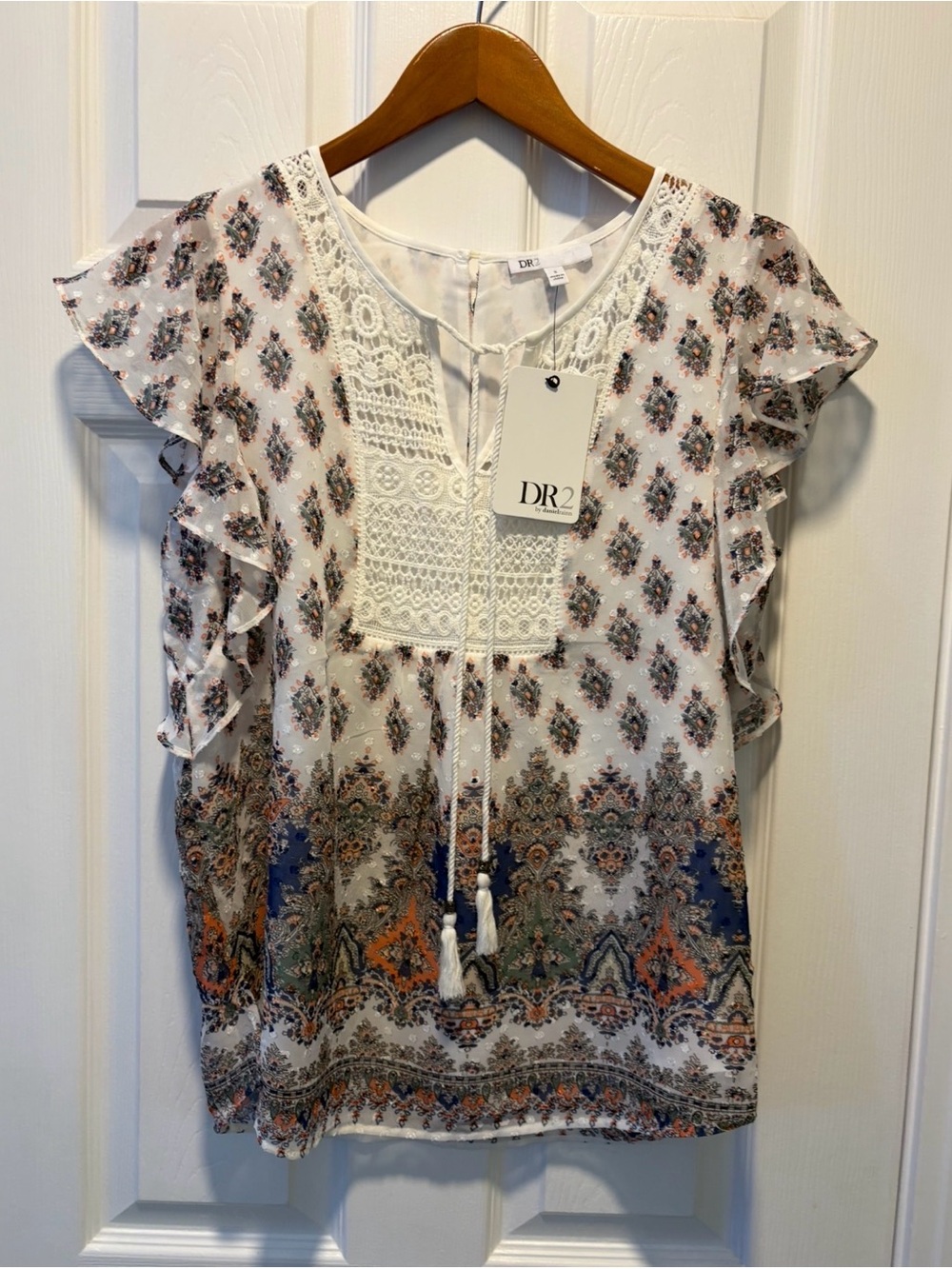 DR2 White Boho Lace Yoke Tassel Tie Flutter Sleeve Top with Paisley Border